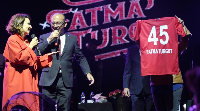 Cumhuriyet Bayramı Coşkusu Fatma Turgut ile Yaşandı