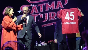 Cumhuriyet Bayramı Coşkusu Fatma Turgut ile Yaşandı